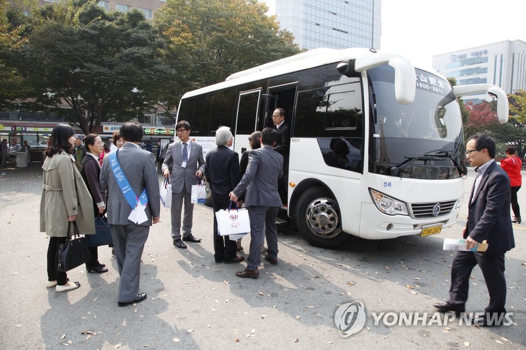 산복도로 투어버스 << 연합뉴스 자료사진 >>