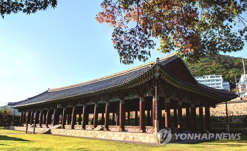 해체·복원공사 들어가는 여수 진남관