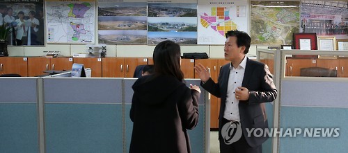 <개성공단 중단> 분주한 개성공단기업협회