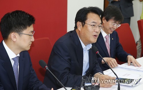 가덕도 신공항추진단 만난 정진석