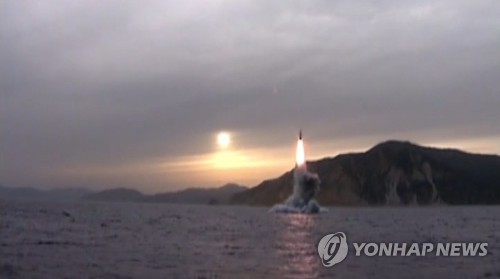 北 TV, SLBM 수중시험 발사 영상 공개