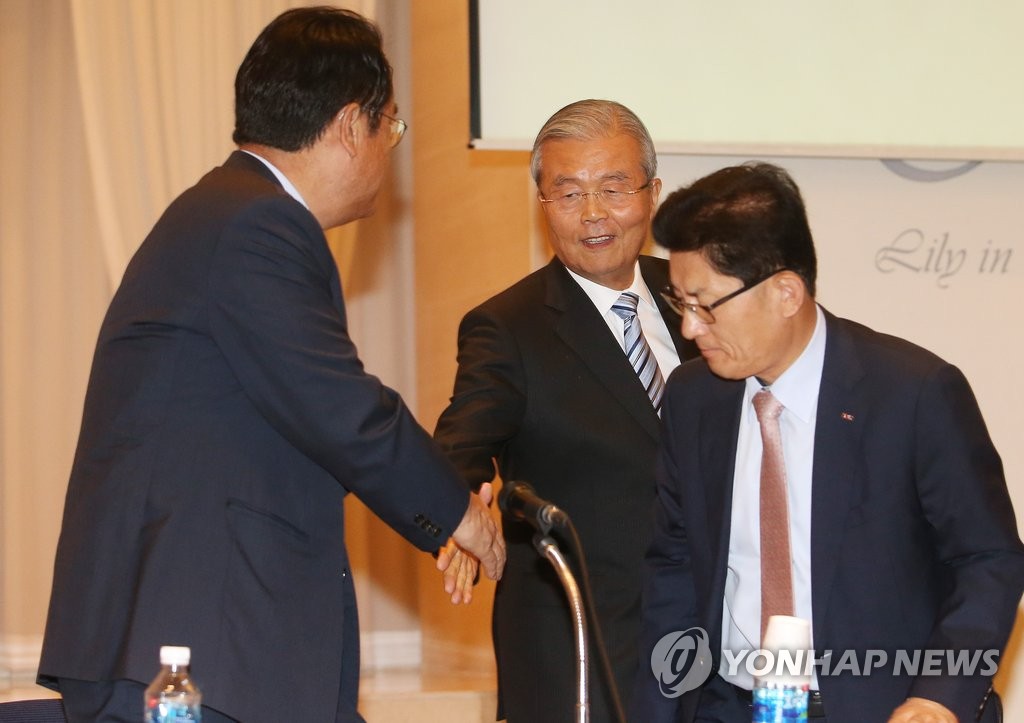 김종인-정진석 악수