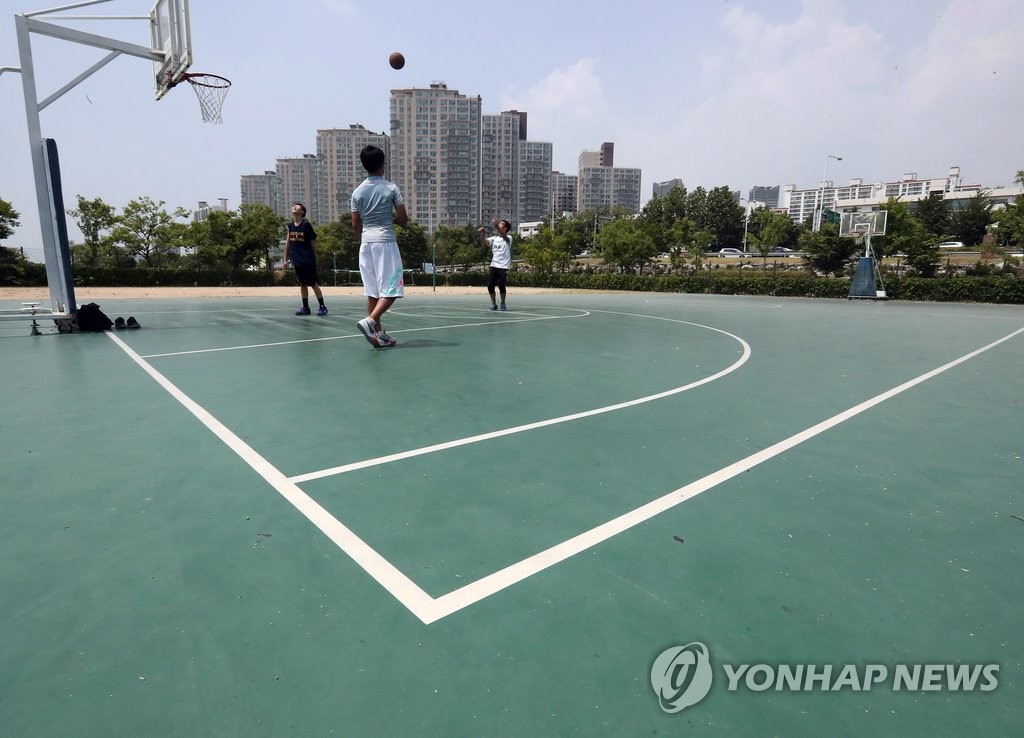유해 인조잔디 및 우레탄 트랙 조사