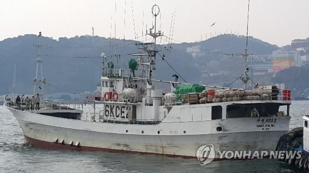 <선상 살인> 선상반란 발생한 선박