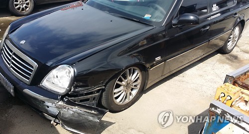 차도선 하선하다 돌진한 사고차량