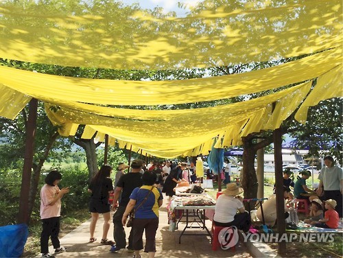 곡성 뚝방마켓 '문전성시'