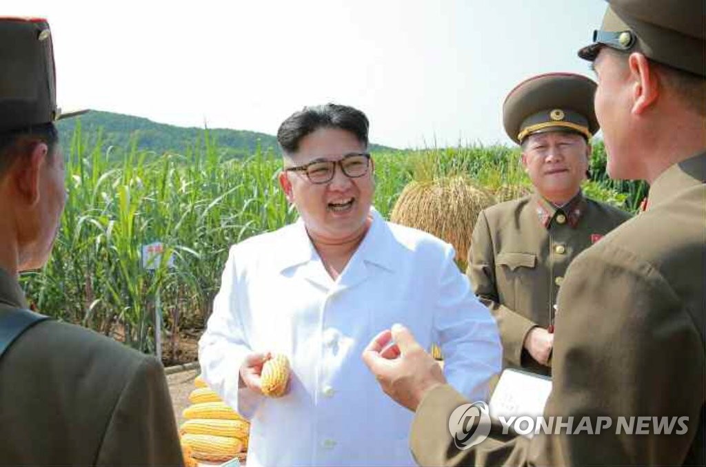 김정은, 北 5차 핵실험 이후 군부대 산하 농장 시찰