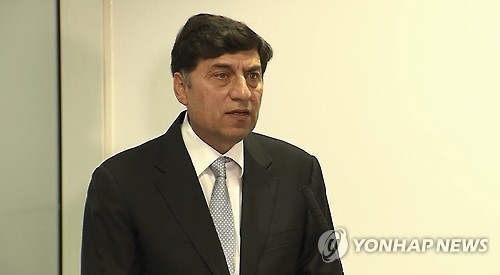 사과하는 옥시 영국 본사 CEO