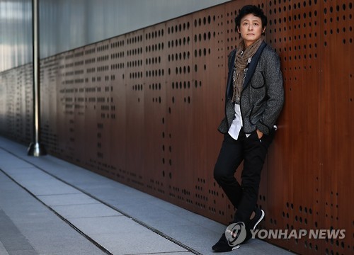 포즈 취하는 양방언