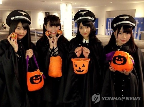 나치 군복 닮은 의상입은 일본 아이돌 그룹