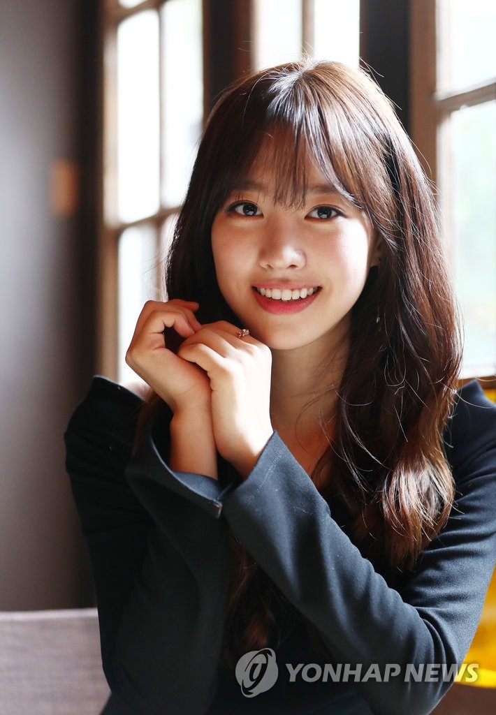 진세연 '보호본능 일으키는 포즈'
