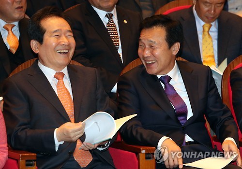 대화하는 정세균 국회의장과 손학규 전 대표