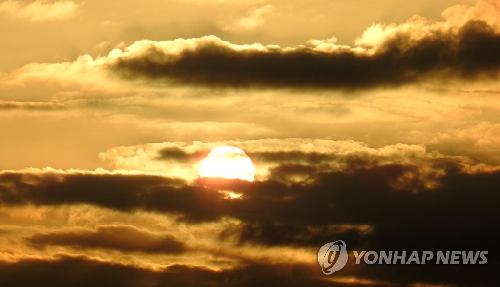 미세먼지 걷힌 서울 아침 일출