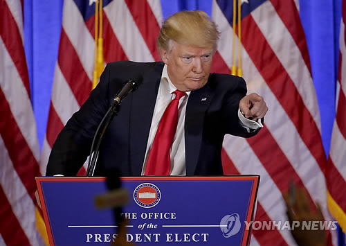 고성 난무한 전투 같았던 트럼프 첫 기자회견
