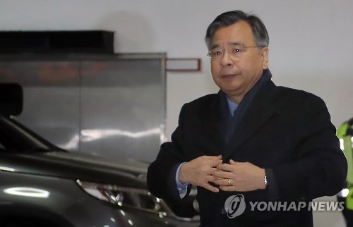 출근하는 박영수 특검