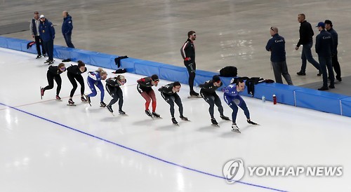 올림픽 경기장서 훈련하는 선수들