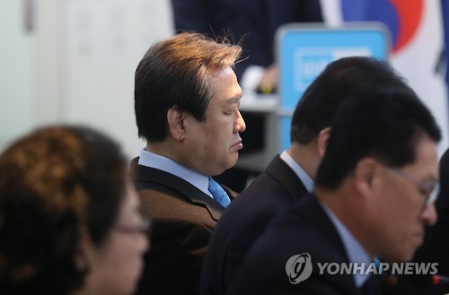 심각한 표정의 바른정당 김무성 의원(자료사진)