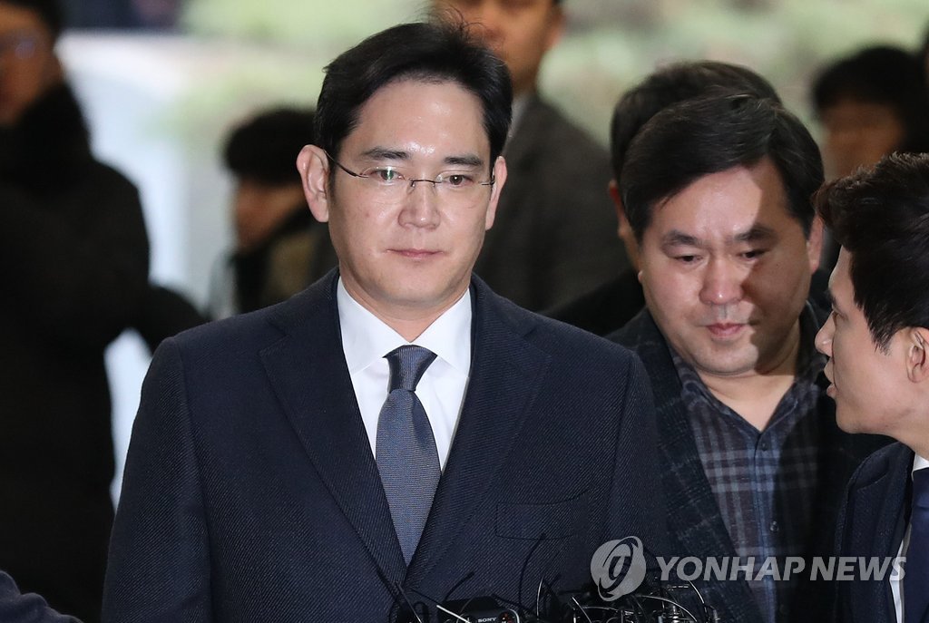 이재용, 사라진 웃음기…묵묵부답