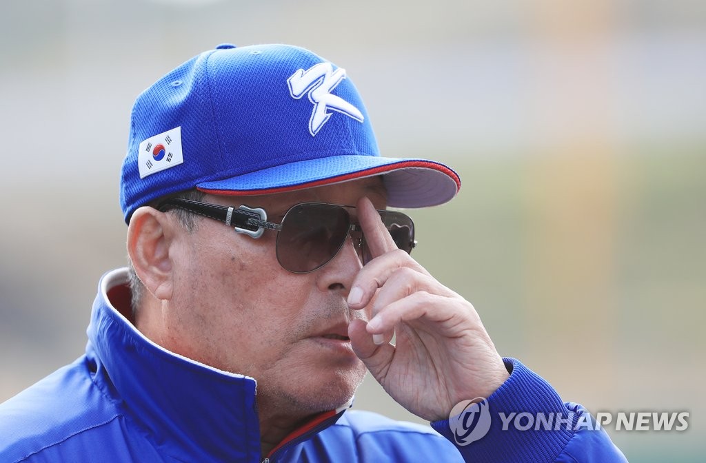 감독님의 시선은 어디로