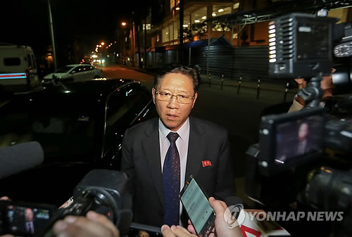 강철 주말레이 北대사 "부검결과 절대 수용 못해"