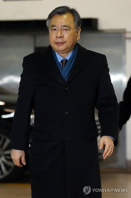 출근하는 박영수 특검