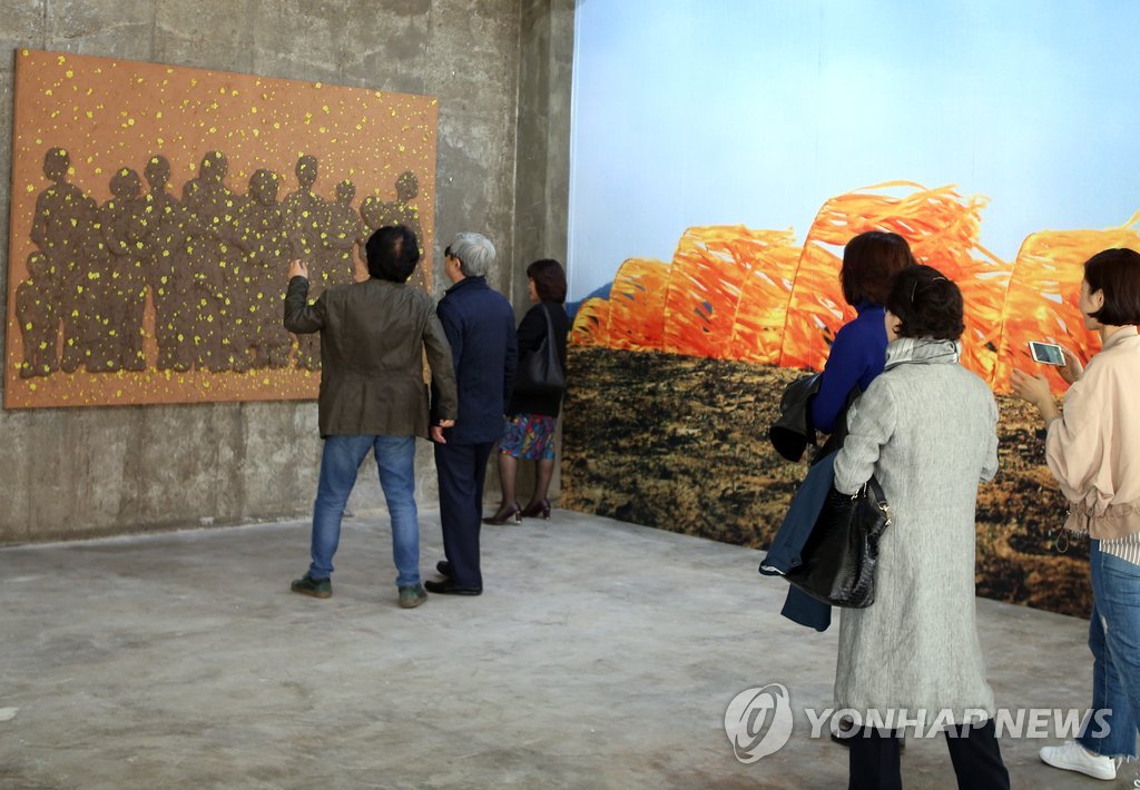 제주서 열린 세월호 3주기 추모전시