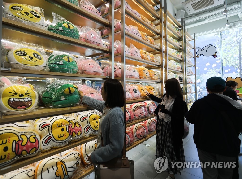 카카오톡 이모티콘의 대표 성공 사례인 '카카오프렌즈'
