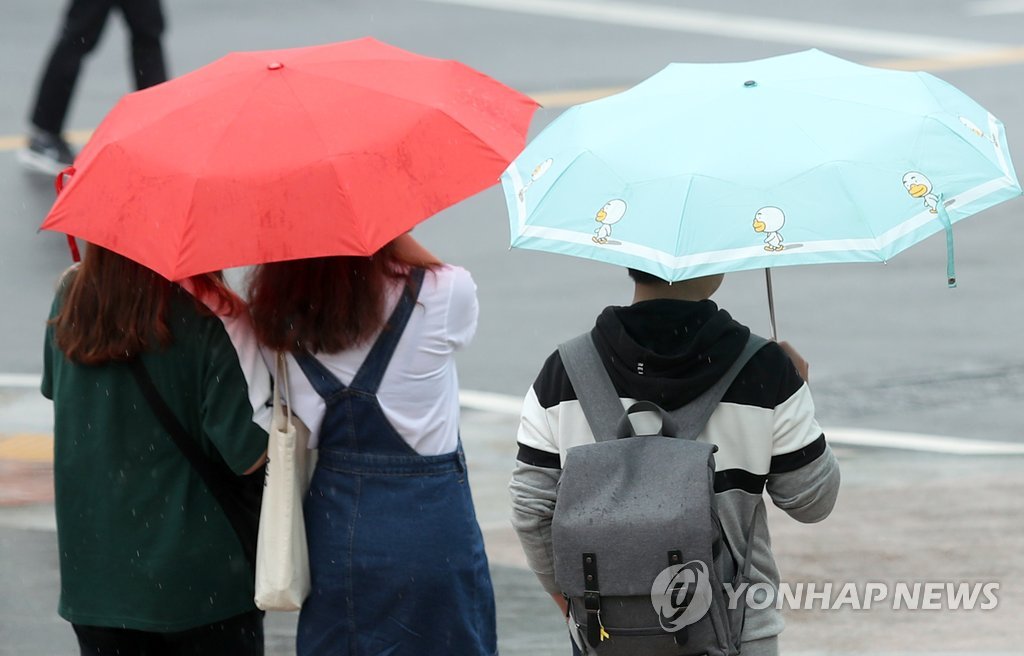 [날씨] 비 오다가 오후에 그쳐…서울 미세먼지 '좋음'(24일) - 1