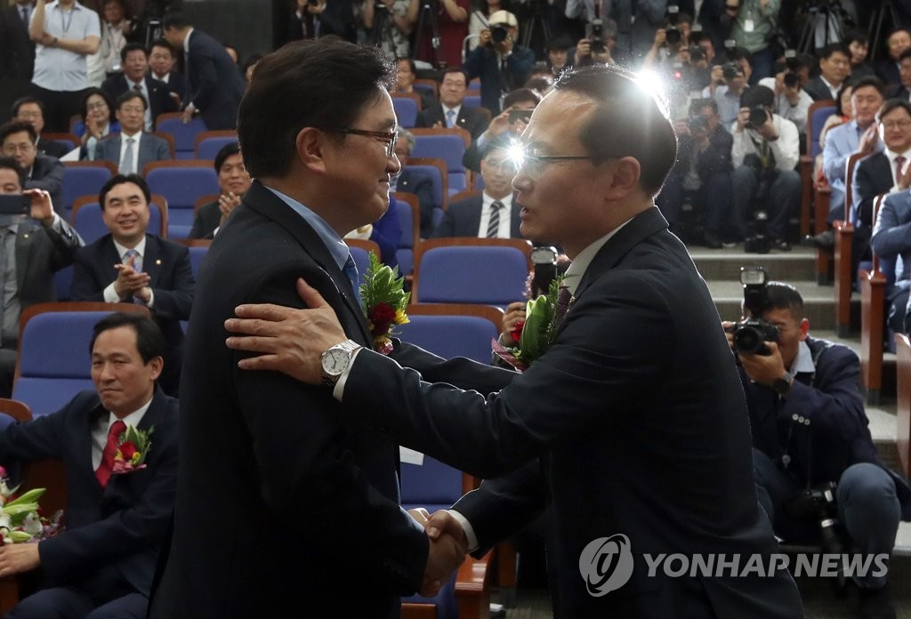 우원식, 홍영표 누르고 원내대표 당선