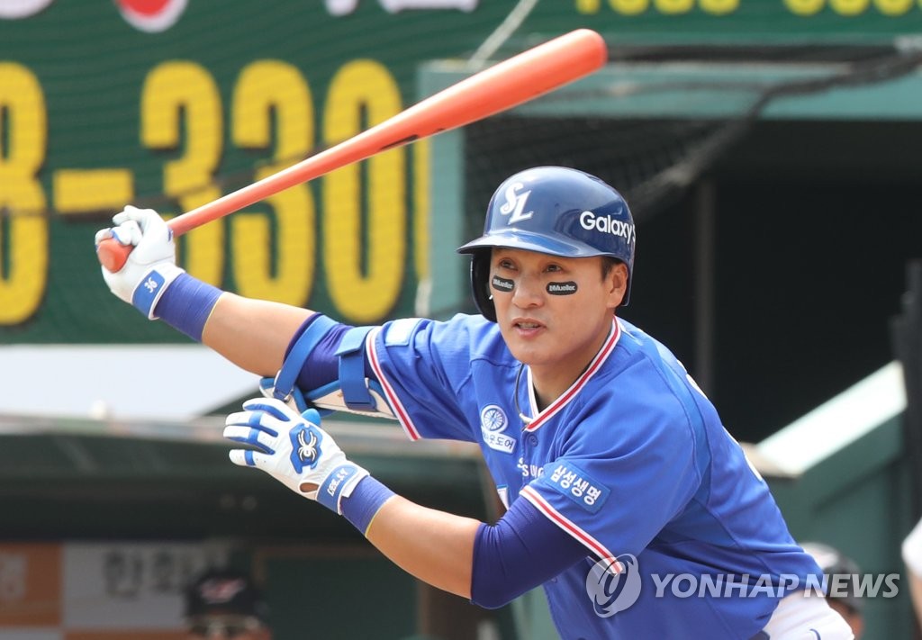(대전=연합뉴스) 이재림 기자 = 21일 한화 이글스를 상대로 KBO리그 개인 통산 450홈런을 달성한 이승엽.
