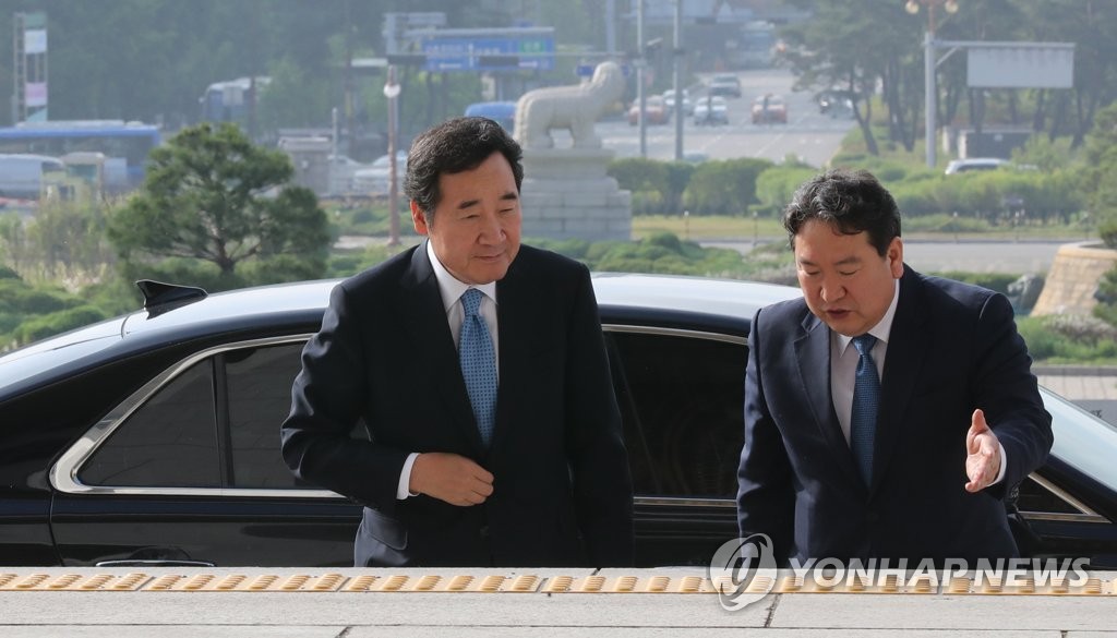국회 들어서는 이낙연 국무총리 후보자