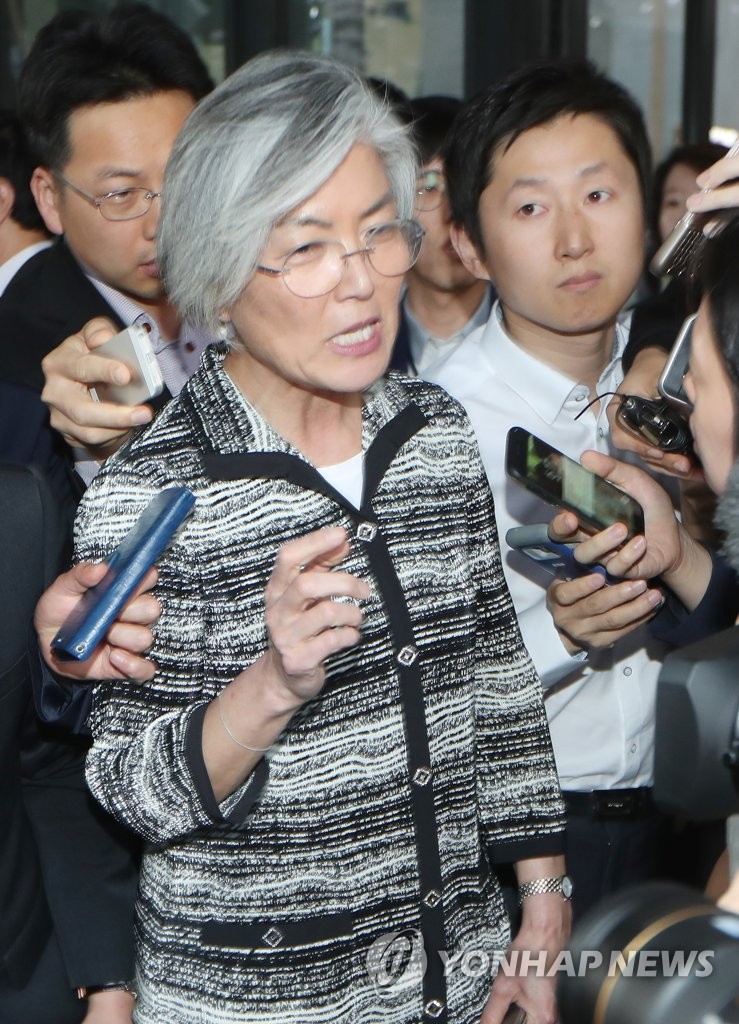 쏟아지는 의혹