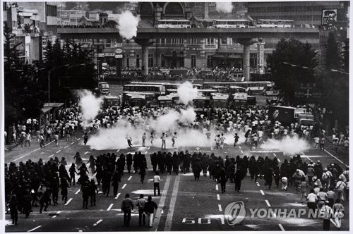 역사의 물길 바꾼 민주항쟁 모습 '1987년을 돌아보다'