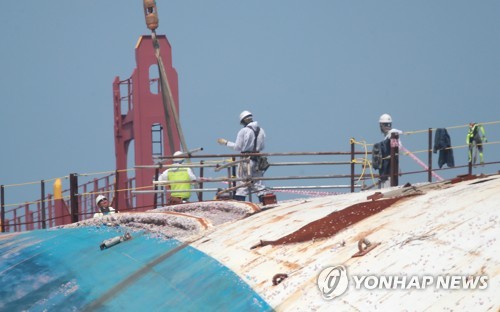 세월호 화물칸에서도 미수습자 수색
