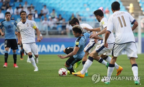 넘어질 듯 말듯