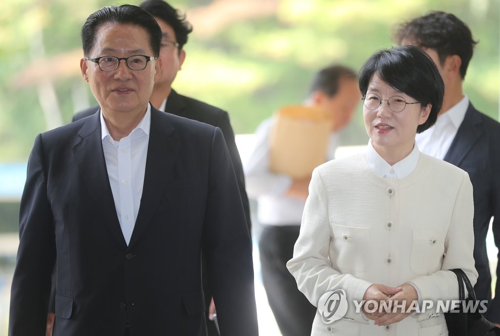박지원-박선숙, 나란히 법정으로