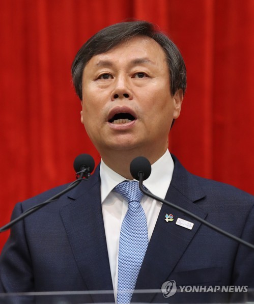 취임사하는 도종환 장관