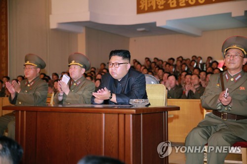 전략군사령부 방문한 북한 김정은