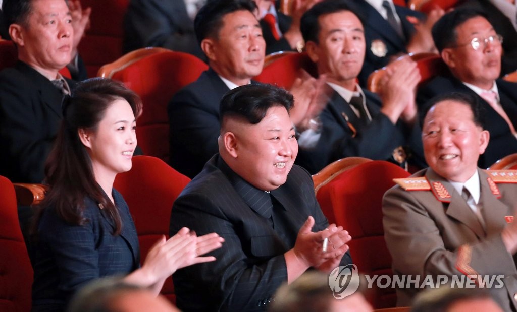 金正恩携妻出席氢弹试爆庆功宴