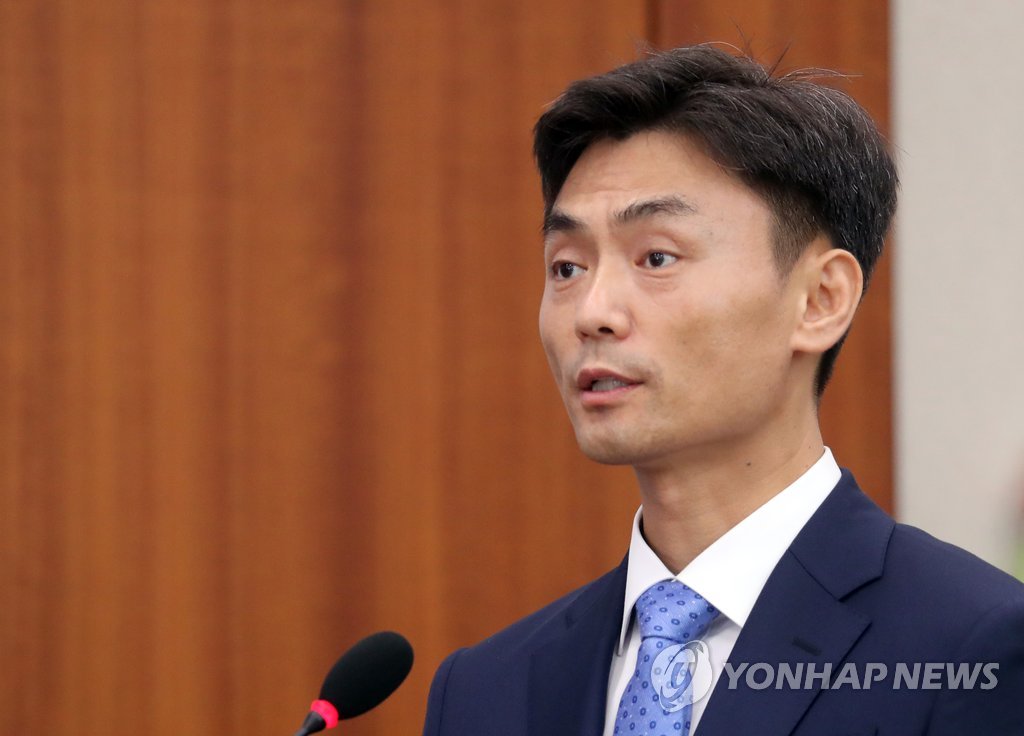 인사말하는 박성진 후보자