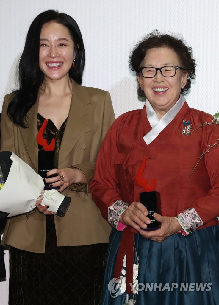 罗文熙严志媛获颁女电影人大奖