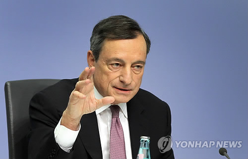 ECB 드라기 총재 "인플레이션 높이기 위해 여전히 통화 필요"