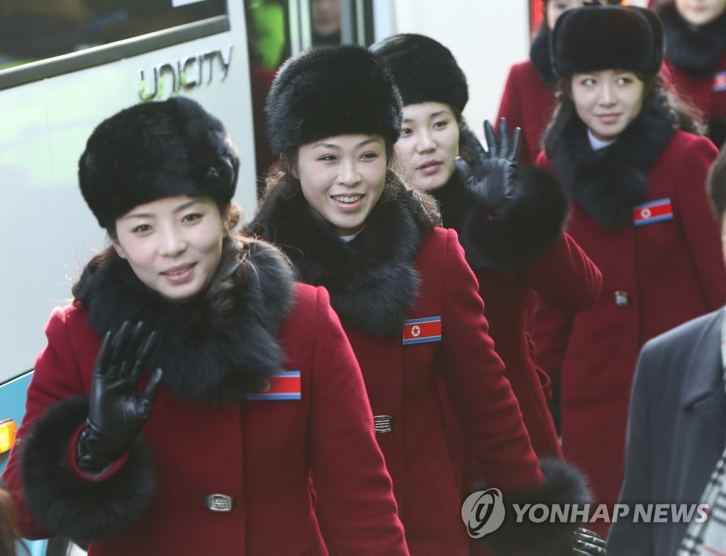 [올림픽] 북한 응원단, 해밝은 표정