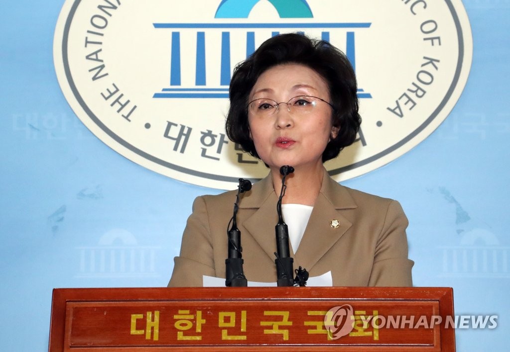 민주평화당 대변인으로 브리핑 하는 바른미래당 장정숙 의원
