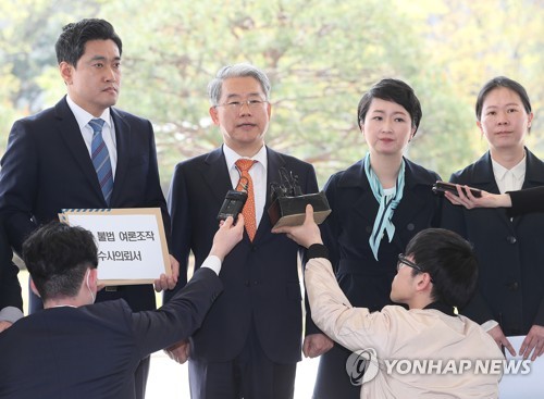 발언하는 김동철 원내대표