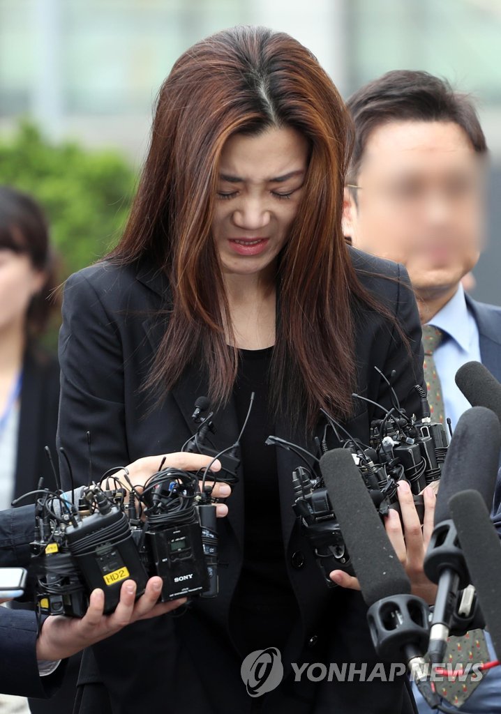 '물벼락 갑질' 조현민, 경찰 출석