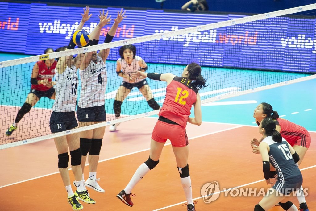 한국 여자배구, 공수 완벽 조화로 세계 1위 중국 완파