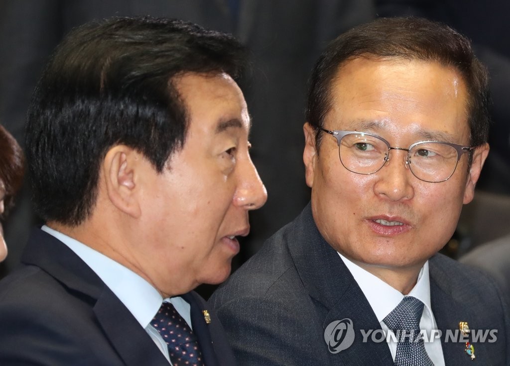 이야기하는 홍영표-김성태