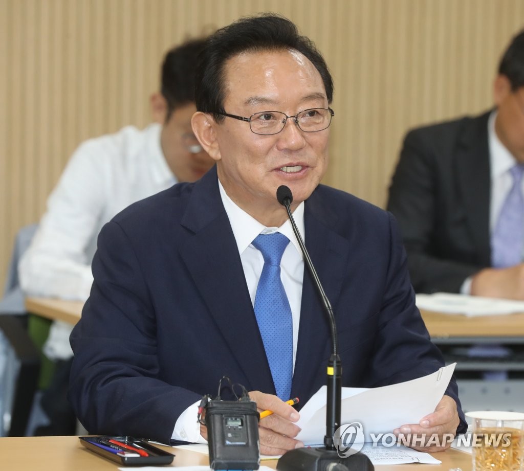 발언하는 송철호 울산시장 당선인