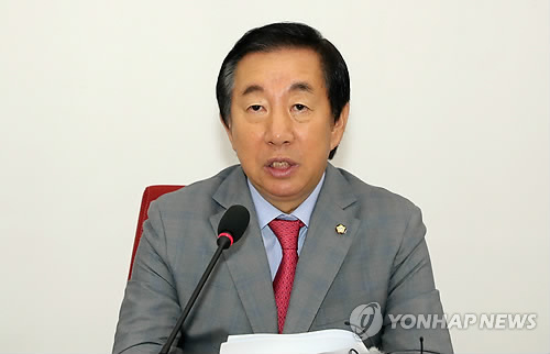 북한산 석탄 관련해 발언하는 김성태 원내대표